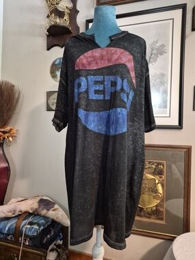 Pepsi Women 2X Large Black Burnout Split Neck T Shirt